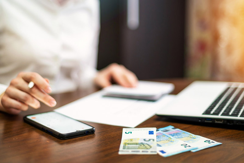 How SMEs in Singapore Can Recover Unpaid Invoices Effectively